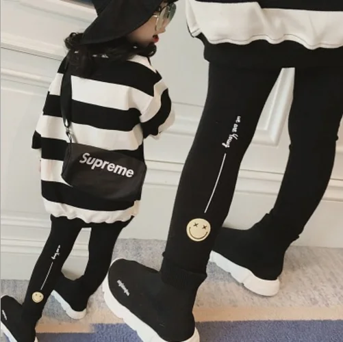 Children's Wear girl Spring 2019 new letter smiley face print elastic panties in children's casual trousers
Children's Wear girl Spring 2019 new letter smiley face print elastic panties in children's casual trousers