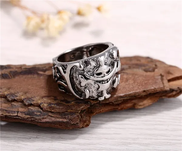 Hot Anime One Piece Edward Newgate rings antique silver plated men jewelry cosplay jewelry Can Dropshipping ON factory price
Hot Anime One Piece Edward Newgate rings antique silver plated men jewelry cosplay jewelry Can Dropshipping ON factory price