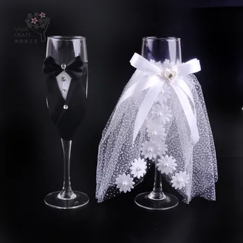 Creative gift Bridal and Groom Lace Dress Champagne flutes wedding glasses set cup Toasting goblet wedding home hotel decoration
Creative gift Bridal and Groom Lace Dress Champagne flutes wedding glasses set cup Toasting goblet wedding home hotel decoration
