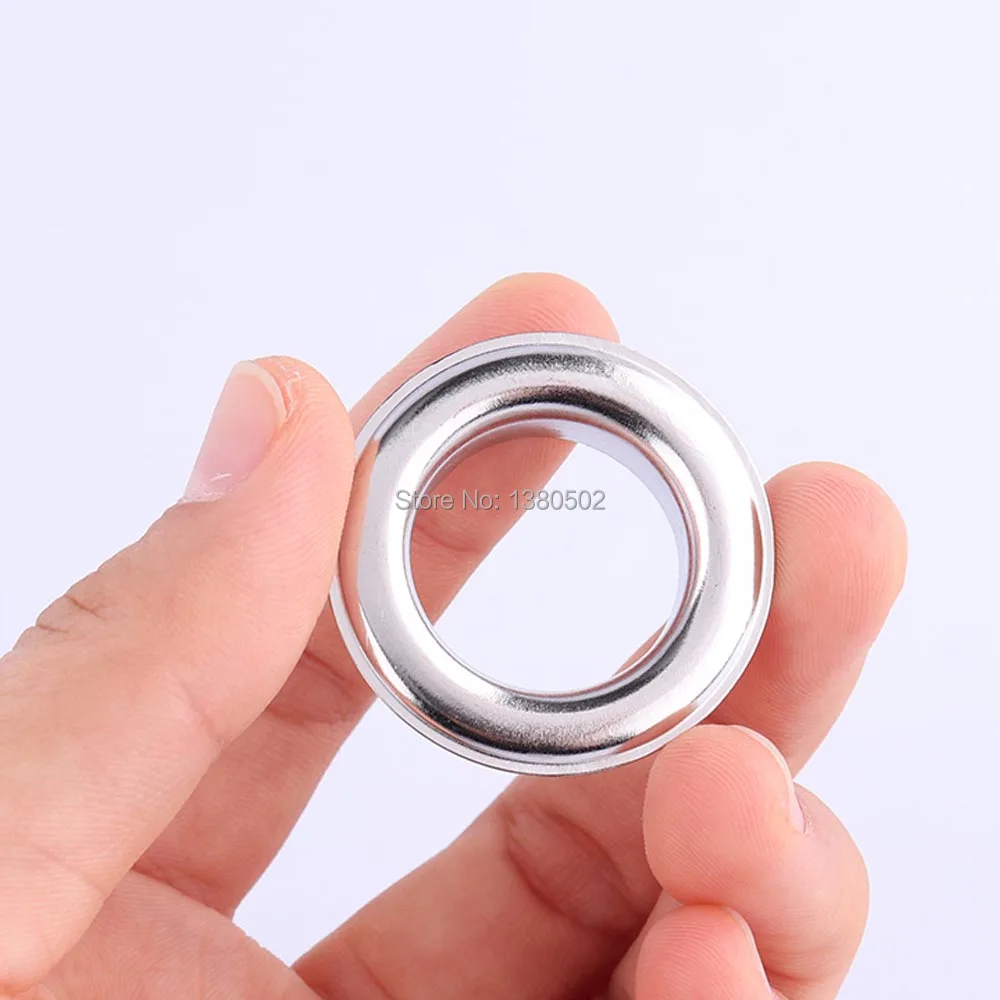 30pcs/lot 35mm outer silver color large Eyelets round shape with washer for Garment bag accessories
30pcs/lot 35mm outer silver color large Eyelets round shape with washer for Garment bag accessories