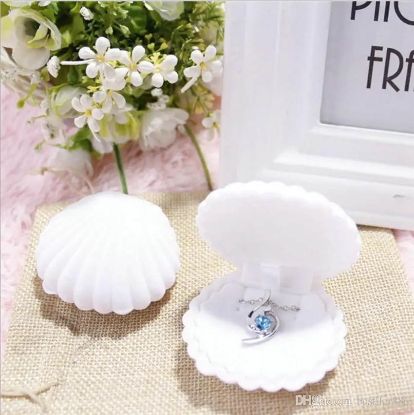Cute Candy Color Wedding Elegant Shell Shape Velvet Jewelry Rings Box Pendant Locket Container Case New Fashion
Cute Candy Color Wedding Elegant Shell Shape Velvet Jewelry Rings Box Pendant Locket Container Case New Fashion