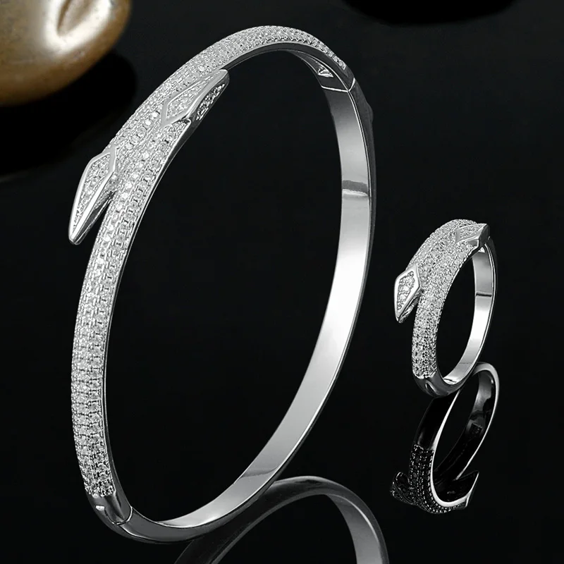 Lanruisha AAA Zirconia Bangles with rings Wedding Jewelry nail Zircon Bangles & Bracelet For Women Pulseira Feminina Pulseira
Lanruisha AAA Zirconia Bangles with rings Wedding Jewelry nail Zircon Bangles & Bracelet For Women Pulseira Feminina Pulseira