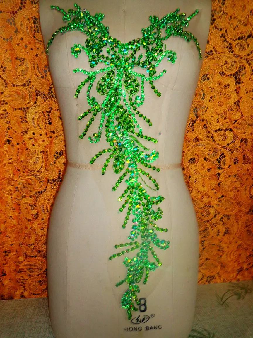 ZBROH Pure hand made green sew on Rhinestones applique crystals patches 58*28cm dress accessory
ZBROH Pure hand made green sew on Rhinestones applique crystals patches 58*28cm dress accessory