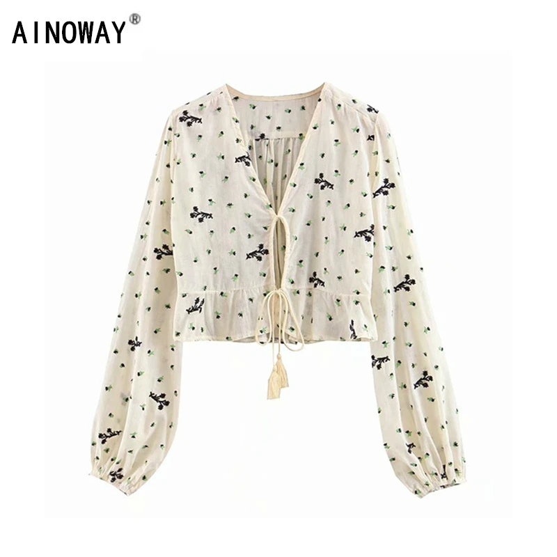 Vintage chic fashion women bohemian floral embroidery v-neck lace-up cotton Boho blouse shirts long sleeve shirts female blusas
Vintage chic fashion women bohemian floral embroidery v-neck lace-up cotton Boho blouse shirts long sleeve shirts female blusas