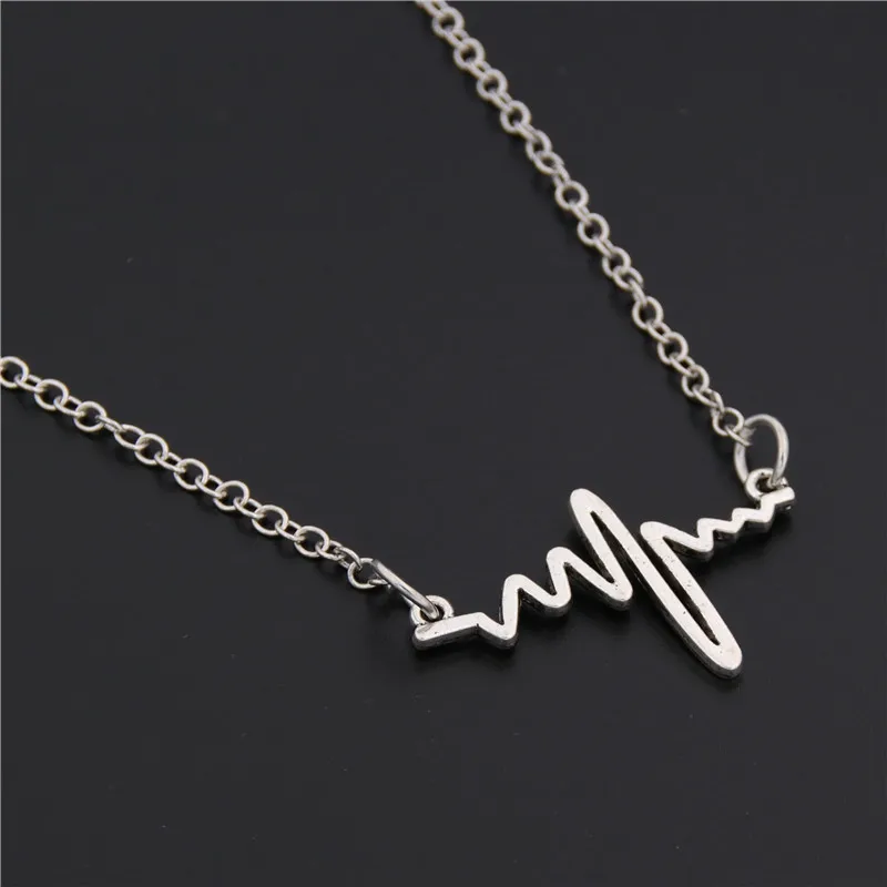 1PC Simple Wave Heart Necklace Valentine's Day Gift Heartbeat Pendant Charm Lightning Necklace For Women Jewelry E237
1PC Simple Wave Heart Necklace Valentine's Day Gift Heartbeat Pendant Charm Lightning Necklace For Women Jewelry E237