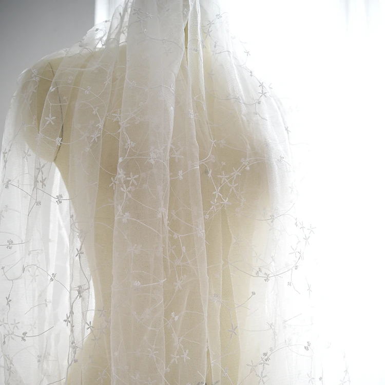 5yards New fashion style off white net wedding polyester on net embroidered dress lace fabric
5yards New fashion style off white net wedding polyester on net embroidered dress lace fabric