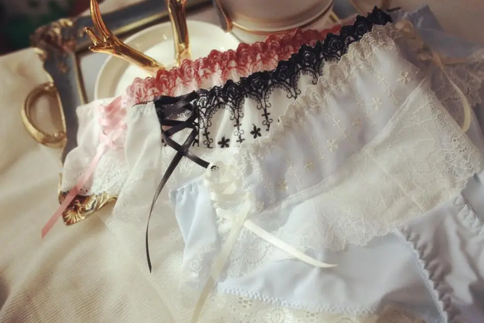 New Arrival M L XL Princess Lovely Cute Lolita Unique Embroidery Lace Straps Sexy Panties Underwear brief Thong Lingeries WP347
New Arrival M L XL Princess Lovely Cute Lolita Unique Embroidery Lace Straps Sexy Panties Underwear brief Thong Lingeries WP347