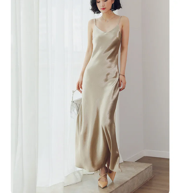 Satin dress 2019 spring summer sexy spaghetti strap dress high quality Champagne runway fault silk party adress drop shipping
Satin dress 2019 spring summer sexy spaghetti strap dress high quality Champagne runway fault silk party adress drop shipping