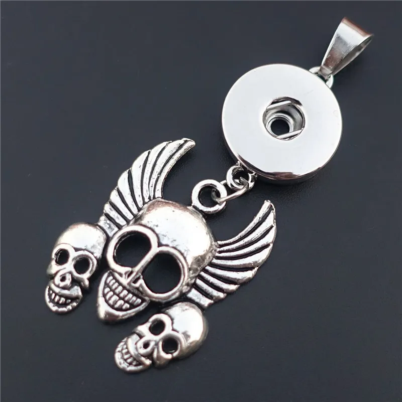Vintage Skulls Metal 18mm Snap Buttons Pendant Charms For Skeleton Necklace Jewelry
Vintage Skulls Metal 18mm Snap Buttons Pendant Charms For Skeleton Necklace Jewelry