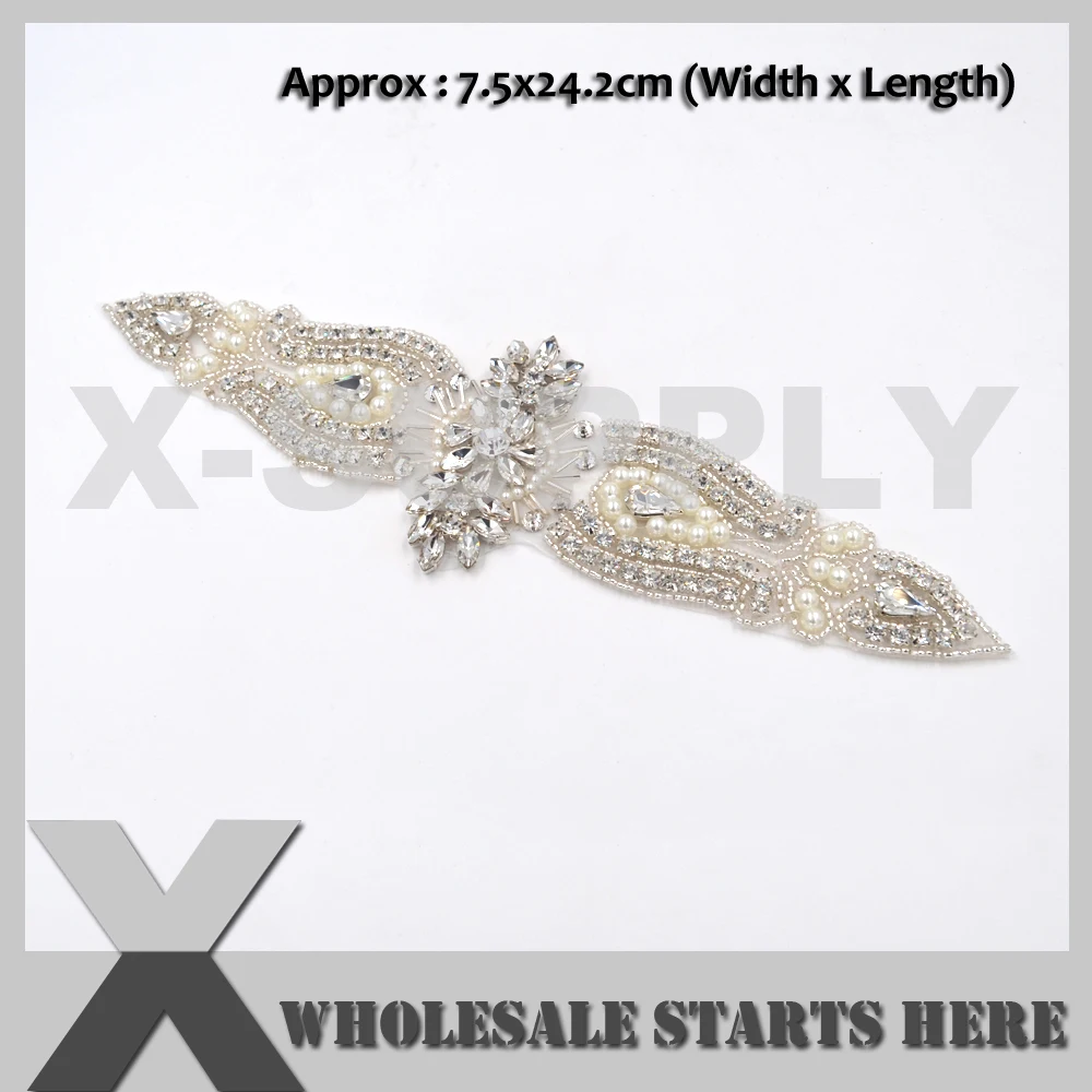 Iron On or Sew On Bridal Gleaming Pearl Rhinestone Garter Applique For Bodice Bridal Wedding Decoration Hair Piece Sash Belt
Iron On or Sew On Bridal Gleaming Pearl Rhinestone Garter Applique For Bodice Bridal Wedding Decoration Hair Piece Sash Belt