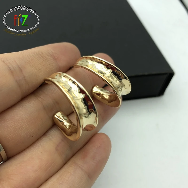 F.J4Z Hot Women Hoop Earrings Trendy Designer Gold Silver Color Open Hoop Earring Jewelry DropShipping
F.J4Z Hot Women Hoop Earrings Trendy Designer Gold Silver Color Open Hoop Earring Jewelry DropShipping
