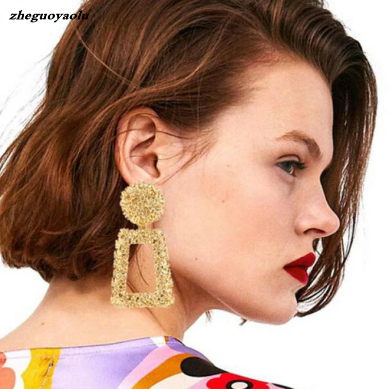 Vintage Large Earrings Ladies Declaration Earrings Geometric Gold Metal Earrings 2018 Earrings Pendant Fashion Trends Jewelry
Vintage Large Earrings Ladies Declaration Earrings Geometric Gold Metal Earrings 2018 Earrings Pendant Fashion Trends Jewelry