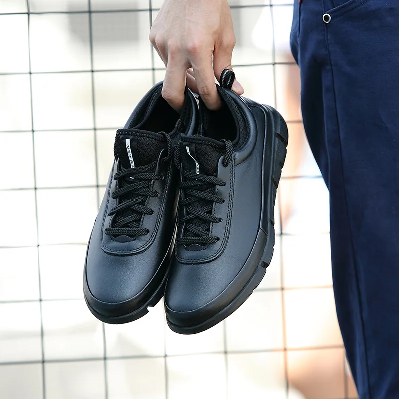2018 new cowhide breathable casual shoes men's summer wild fashion lace-up shoes.
2018 new cowhide breathable casual shoes men's summer wild fashion lace-up shoes.