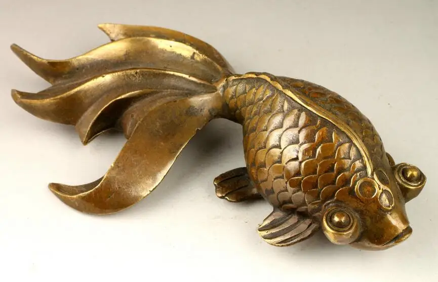WBY---514+++Chinese Old Collectable Handwork Decoration Copper Lovely Goldfish Statue
WBY---514+++Chinese Old Collectable Handwork Decoration Copper Lovely Goldfish Statue