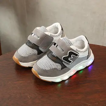 HaoChengJiaDe Children Shoes With Light New Brand Kids Luminous Sport Shoes Glowing Sneakers Baby Boys Girls LED Light Up Shoes
HaoChengJiaDe Children Shoes With Light New Brand Kids Luminous Sport Shoes Glowing Sneakers Baby Boys Girls LED Light Up Shoes