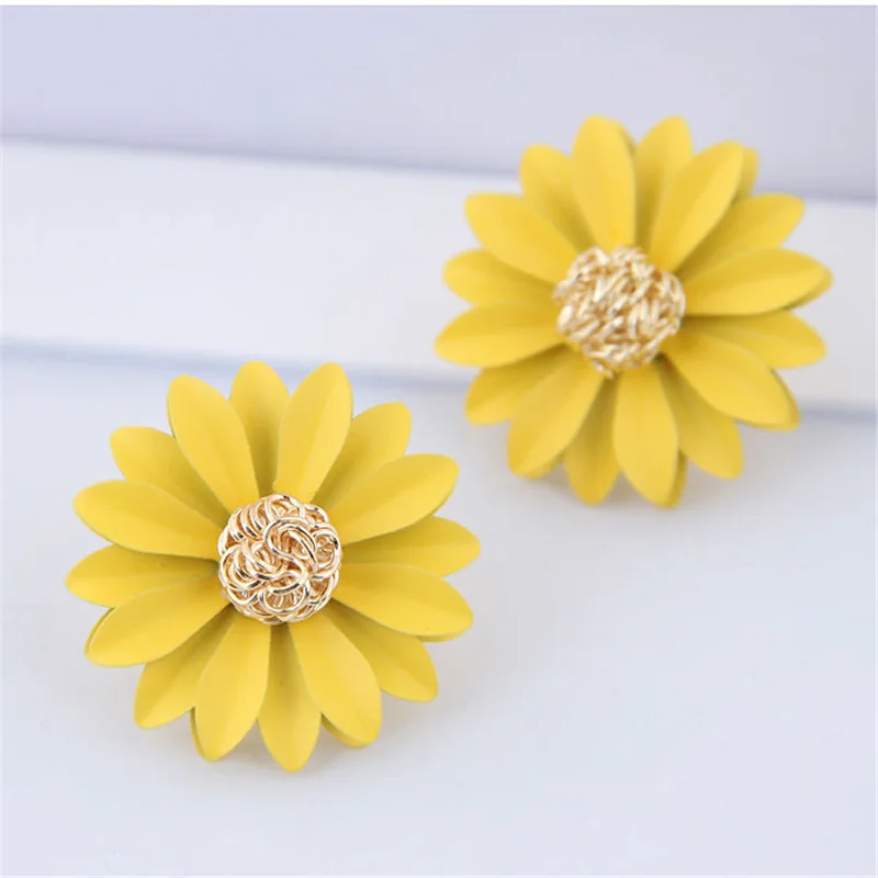 Cute Daisy Earrings Women Fashion Jewelry Big Yellow Flower Gold Alloy Statement Stud Earring Accesories Korean Aretes Wholesale
Cute Daisy Earrings Women Fashion Jewelry Big Yellow Flower Gold Alloy Statement Stud Earring Accesories Korean Aretes Wholesale