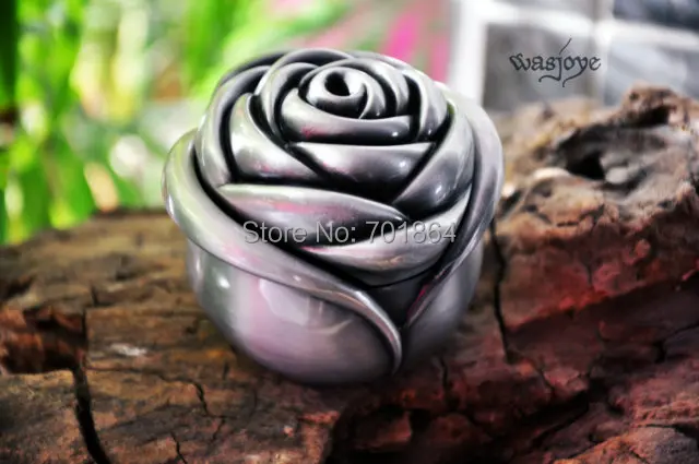 Free Shipping - New Arrival! Fashion Jewelry Ring Box SMALL SIZE Zinc-alloy Metal trinket box Rose Flower Design Love Gift
Free Shipping - New Arrival! Fashion Jewelry Ring Box SMALL SIZE Zinc-alloy Metal trinket box Rose Flower Design Love Gift