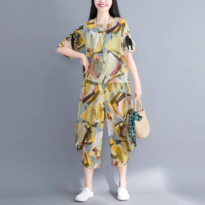 2019 summer new original seven-point sleeve printing loose shirt wide leg pants two-piece female short-sleeved shorts fashion ca
2019 summer new original seven-point sleeve printing loose shirt wide leg pants two-piece female short-sleeved shorts fashion ca