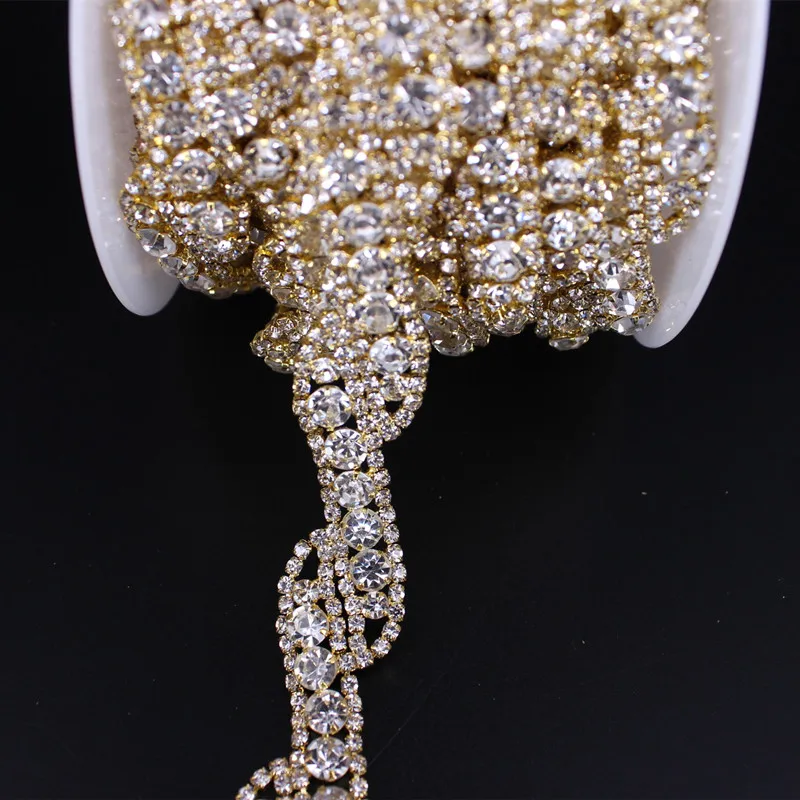 Rhinestone Chain Trim with Crystals for Wedding Dress Belt Bridal Headpiece or Jewelry Making Shoes Bags Garment Costume
Rhinestone Chain Trim with Crystals for Wedding Dress Belt Bridal Headpiece or Jewelry Making Shoes Bags Garment Costume