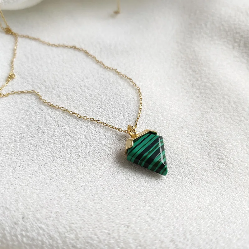 WTLTC 925 Sterling Sliver Triangle Malachite Chokers Necklaces Femme Chain Charm Choker Minimalist Green Stone Necklace Gifts
WTLTC 925 Sterling Sliver Triangle Malachite Chokers Necklaces Femme Chain Charm Choker Minimalist Green Stone Necklace Gifts