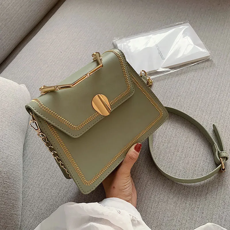 The new Korean version of Chain Slant Bag in 2019 is a simple one-shoulder square bag with collision colors.
The new Korean version of Chain Slant Bag in 2019 is a simple one-shoulder square bag with collision colors.
