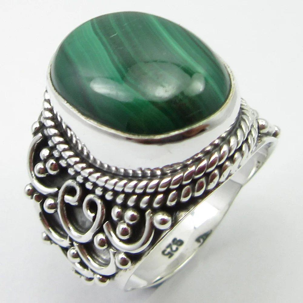 Solid Silver Malachite Vintage Style Ring Sz 6 Face Width 19 mm New Art Unique Designed
Solid Silver Malachite Vintage Style Ring Sz 6 Face Width 19 mm New Art Unique Designed