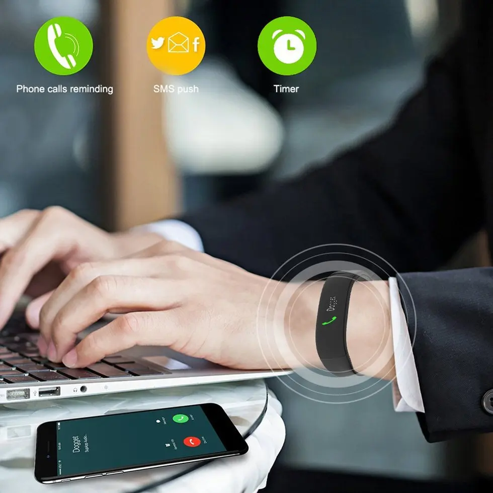 2pcs V66 Bluetooth Waterproof Heart Rate Smart Bracelet Watch Message Call Reminder
2pcs V66 Bluetooth Waterproof Heart Rate Smart Bracelet Watch Message Call Reminder