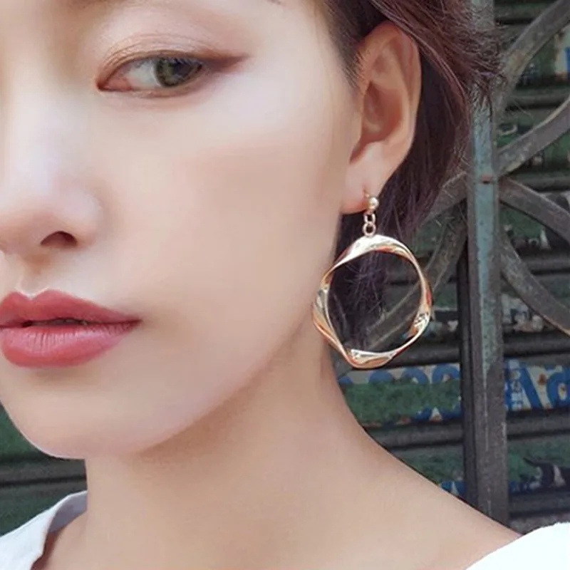 New Arrival Irregular Gold Silver Color Round Circle Drop Dangle Earrings for Women Girls Personality Fashion Ear Jewely 5B3031
New Arrival Irregular Gold Silver Color Round Circle Drop Dangle Earrings for Women Girls Personality Fashion Ear Jewely 5B3031