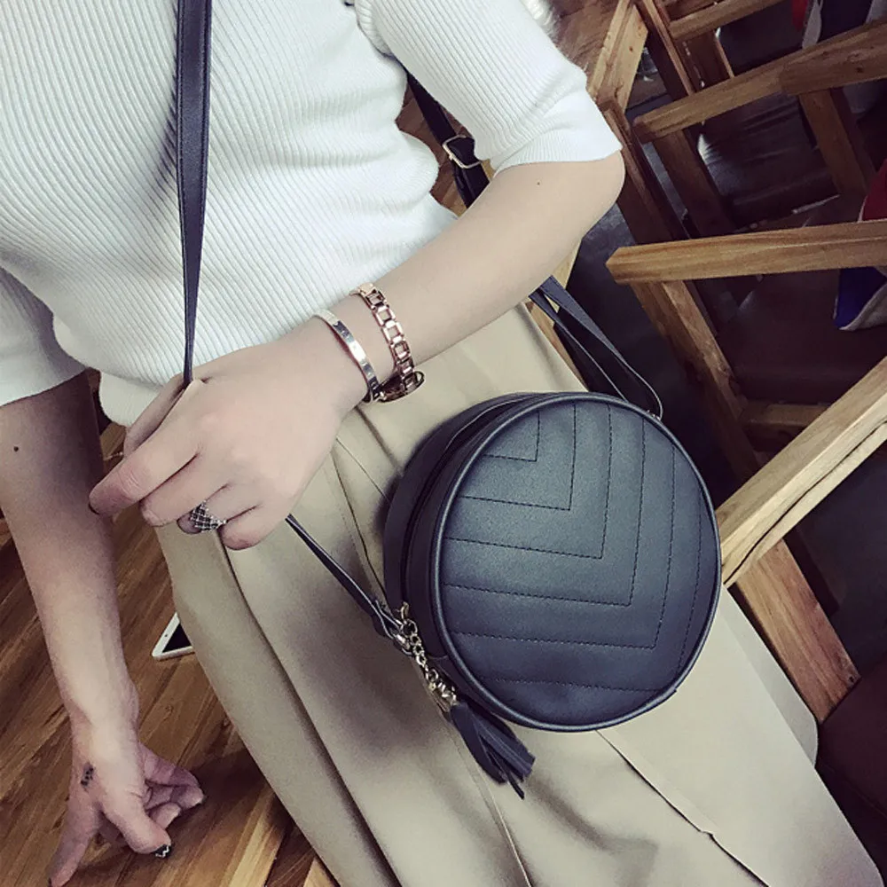 2019 Women Fashion Handbag Hollow Out Shoulder Bag Tote Ladies Purse Hobo Bags Round package High Quality Shoulder bag
2019 Women Fashion Handbag Hollow Out Shoulder Bag Tote Ladies Purse Hobo Bags Round package High Quality Shoulder bag