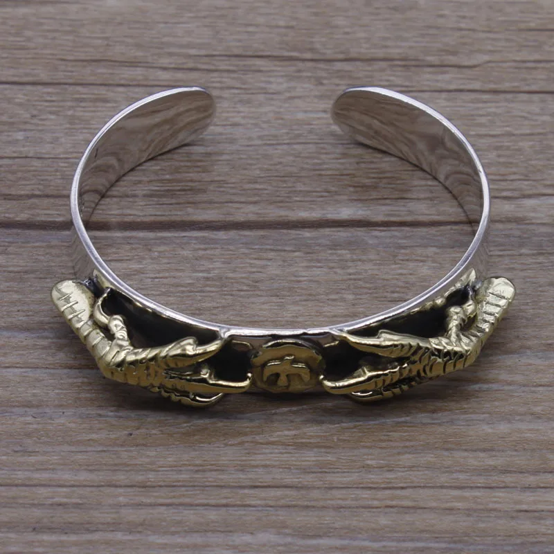 Wholesale Thai Silver Couples Pure Silver Tibetan Bracelet Open Genuine Eagle Claw Retro Bangle
Wholesale Thai Silver Couples Pure Silver Tibetan Bracelet Open Genuine Eagle Claw Retro Bangle