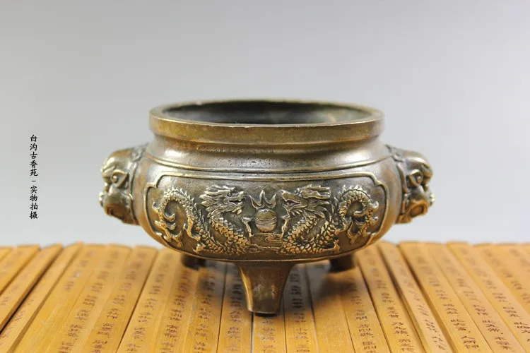Antique bronze Pure Copper Old Brass crafts pure copper incense burner with Taoism, Buddhism Buddha antique penjing collection
Antique bronze Pure Copper Old Brass crafts pure copper incense burner with Taoism, Buddhism Buddha antique penjing collection