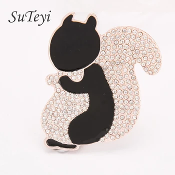 SUTEYI Lovely Animal Brooch Little squirrel Brooch Alloy Imitation Zircon Studded Winnie Brooches Christmas Gift For Children
SUTEYI Lovely Animal Brooch Little squirrel Brooch Alloy Imitation Zircon Studded Winnie Brooches Christmas Gift For Children