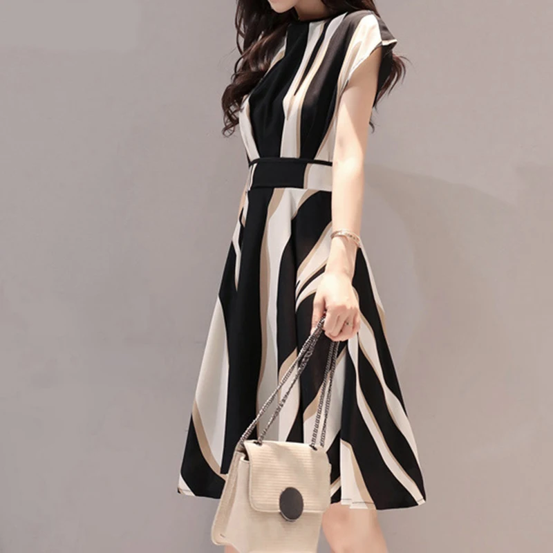 New Black And White Stripe Dress Office Lady Summer Dress Short Sleeve Printed A-Line Dress Party Female Vestidos
New Black And White Stripe Dress Office Lady Summer Dress Short Sleeve Printed A-Line Dress Party Female Vestidos