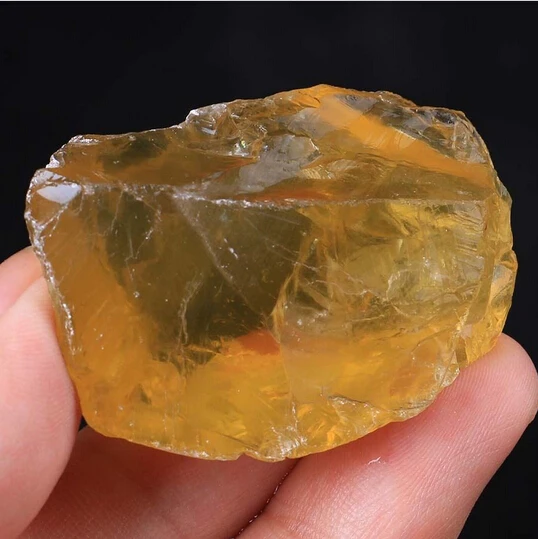 A 411 Natural Untreated Clear Lemon Quartz Crystal Mineral Specimens (0601)
A 411 Natural Untreated Clear Lemon Quartz Crystal Mineral Specimens (0601)