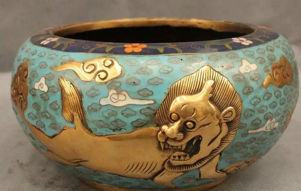 6"Marked China Cloisonne Purple Bronze Gild Lion Unicorn Pot Vase Burner Censer
6"Marked China Cloisonne Purple Bronze Gild Lion Unicorn Pot Vase Burner Censer