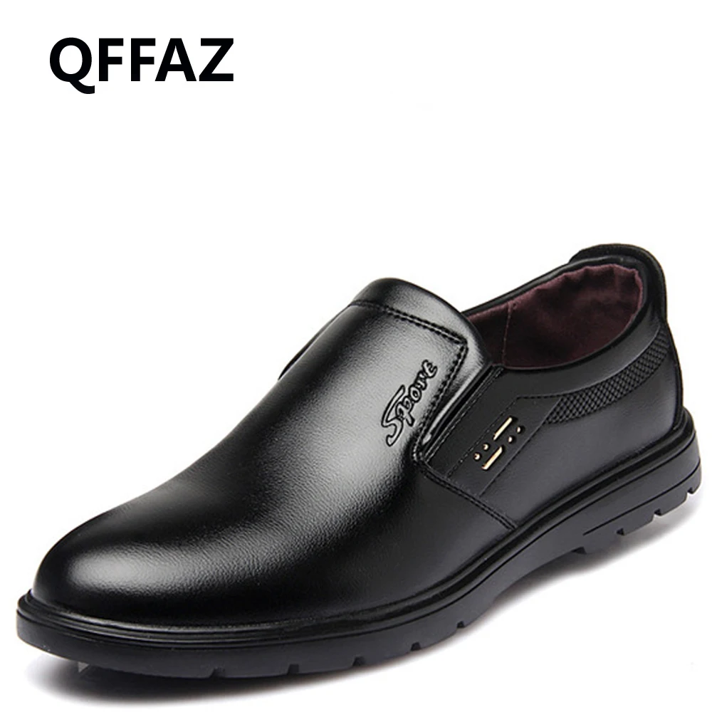 Новинка модная классическая мужская обувь QFFAZ мужские туфли оксфорды 2018 Мужская