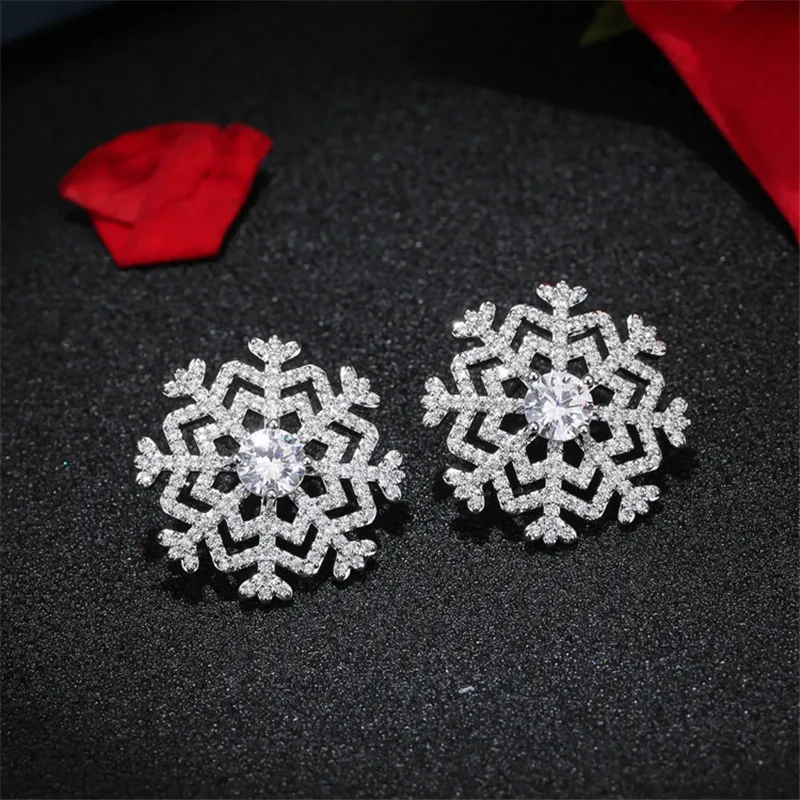 925 sterling silver Stud earrings Temperament is the snow Set auger Women's fashion jewelry wholesale
925 sterling silver Stud earrings Temperament is the snow Set auger Women's fashion jewelry wholesale