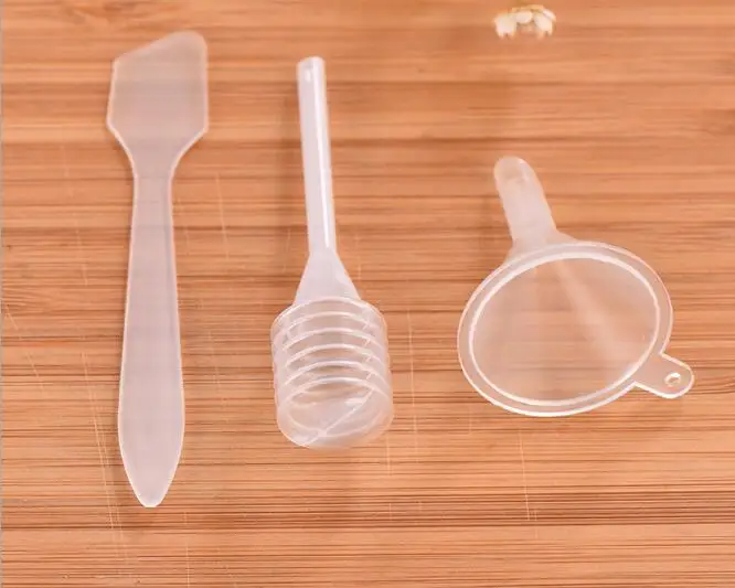 3pcs/Set Mini Plastic Facial Mask Stick Spoon DIY Funnel Dropper Spatulas Scoop Cosmetic Packaging Tools
3pcs/Set Mini Plastic Facial Mask Stick Spoon DIY Funnel Dropper Spatulas Scoop Cosmetic Packaging Tools