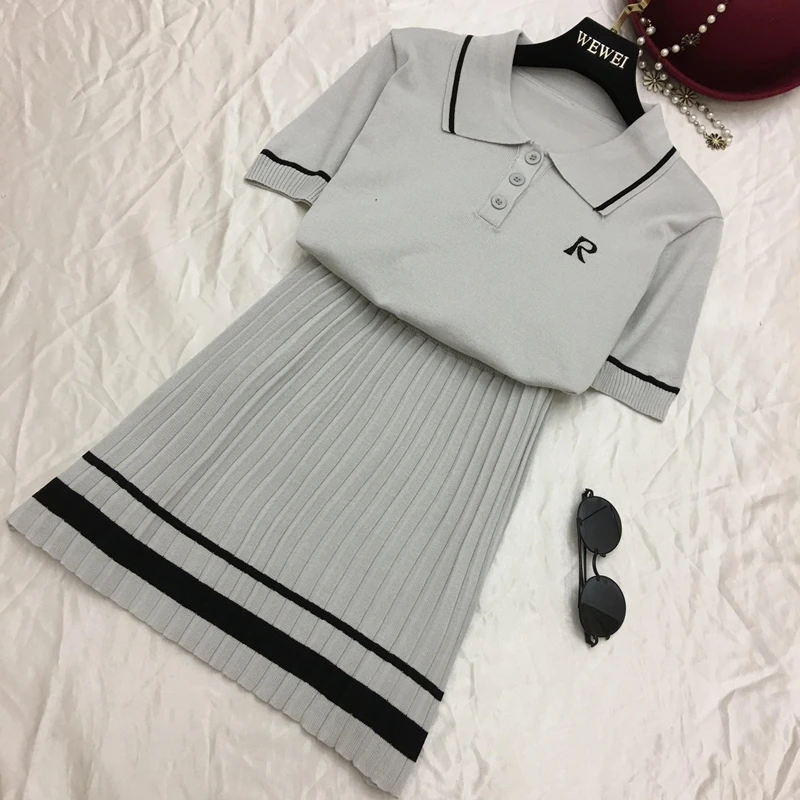 New 2019 Summer Women's Short Sleeve Lapel Letter Knit Shirt + Elastic Waist Pleated Skirt Two Piece Student Female Skirt Suit
New 2019 Summer Women's Short Sleeve Lapel Letter Knit Shirt + Elastic Waist Pleated Skirt Two Piece Student Female Skirt Suit
