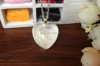 50 sets Silver plated Color Pendant Trays 25mm Heart bezel Cup Cabochon Mountings with matched Glass Cabs and Chain with clasp
50 sets Silver plated Color Pendant Trays 25mm Heart bezel Cup Cabochon Mountings with matched Glass Cabs and Chain with clasp