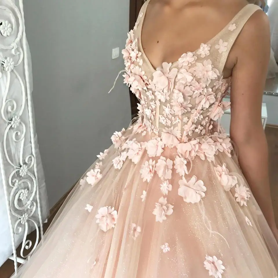 

Dreamlike Peach Pink Floral Bridal Dresses 2018 Sparkle Tutu Puffy Ball Gowns Pearls Long Wedding Gowns Lace Up Plus Size