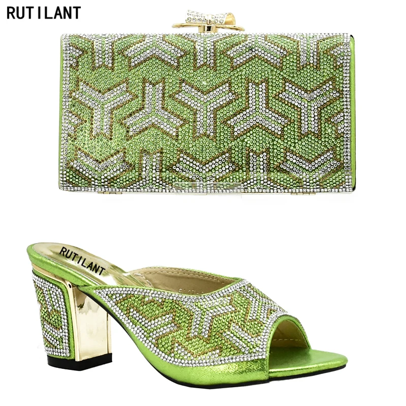 New Arrival Nigerian Shoes and Matching Bags Set Decorated with Rhinestone Women Shoe High Heel African Party Pumps Elegant Shoe
New Arrival Nigerian Shoes and Matching Bags Set Decorated with Rhinestone Women Shoe High Heel African Party Pumps Elegant Shoe