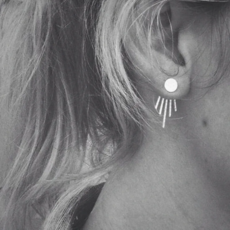 New Punk Glossy Geometric Radiation Bar Stud Earring for Women Minimalist Jewelry Gift Simple Bijoux Earrings For Women
New Punk Glossy Geometric Radiation Bar Stud Earring for Women Minimalist Jewelry Gift Simple Bijoux Earrings For Women