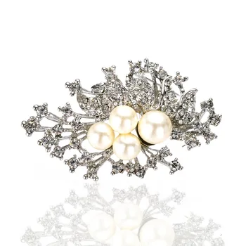Rhodium Silver Tone Clear Rhinestone Crystal Large Bow Party Brooch with Faux Pearls
Rhodium Silver Tone Clear Rhinestone Crystal Large Bow Party Brooch with Faux Pearls