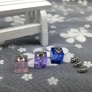 20pcs 10x10mm clear screw cap square Crystal Vial pendant perfume oil aroma bottle diy necklace pendant name on rice art jewelry 
20pcs 10x10mm clear screw cap square Crystal Vial pendant perfume oil aroma bottle diy necklace pendant name on rice art jewelry