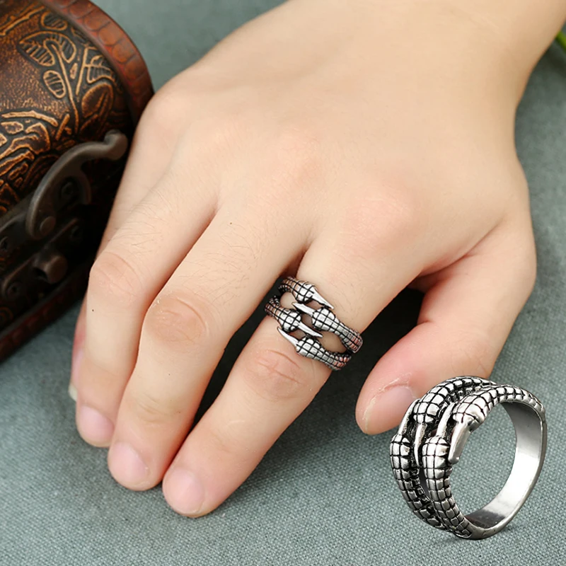 1PC Hot Punk Silver Men Rings Ttanium Steel Eagle Claw Resizable Personality Rocking Jewelry Gift
1PC Hot Punk Silver Men Rings Ttanium Steel Eagle Claw Resizable Personality Rocking Jewelry Gift