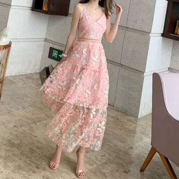 Pink Lace Women Dress 2019 Summer Floral Embroidery Mesh Dress Sexy V-neck Spaghetti Straps Backless Dress A-line Midi Dress
Pink Lace Women Dress 2019 Summer Floral Embroidery Mesh Dress Sexy V-neck Spaghetti Straps Backless Dress A-line Midi Dress
