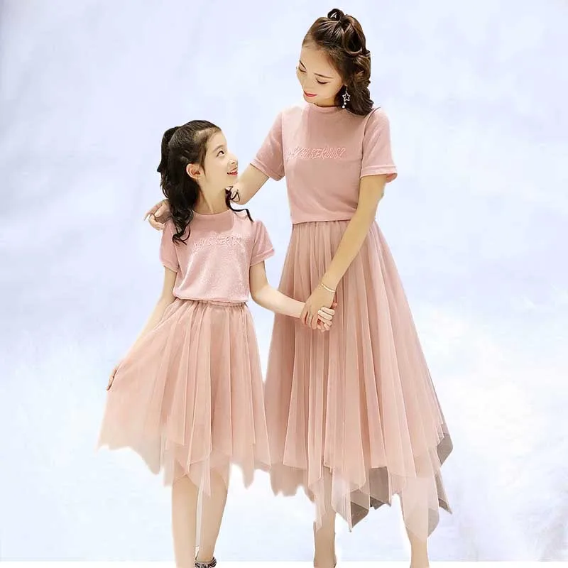 2019 Family Matching Clothes Mother Daughter Dress Family Look Summer New Baby Girl Princess T Shirt+skirt Set Mesh Skirt Set
2019 Family Matching Clothes Mother Daughter Dress Family Look Summer New Baby Girl Princess T Shirt+skirt Set Mesh Skirt Set
