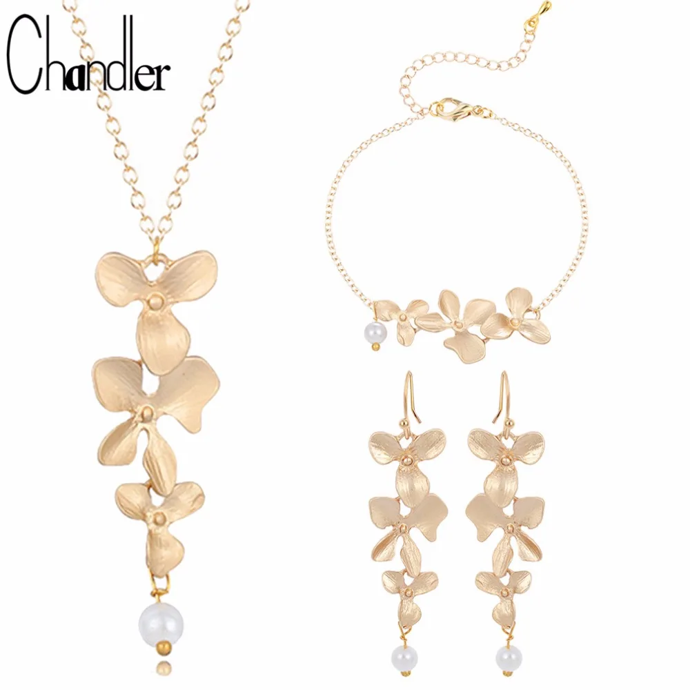 Chandler Gold Silver Plated Three Orchid Pendant Necklaces Blooming Flower With Pearl Coliers For Women Elegent Statement Gifts
Chandler Gold Silver Plated Three Orchid Pendant Necklaces Blooming Flower With Pearl Coliers For Women Elegent Statement Gifts