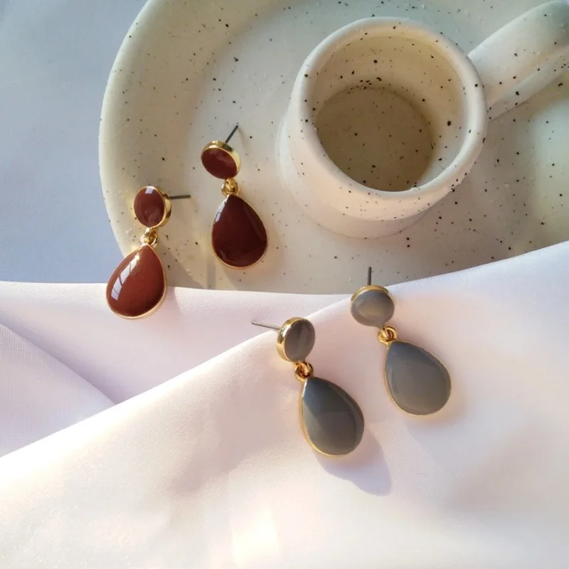 Hong Kong Style Fashion Aesthetic Temperament Water Droplets Dangle Earrings Girl Women Graceful Exquisite Ear Clip Jewelry
Hong Kong Style Fashion Aesthetic Temperament Water Droplets Dangle Earrings Girl Women Graceful Exquisite Ear Clip Jewelry